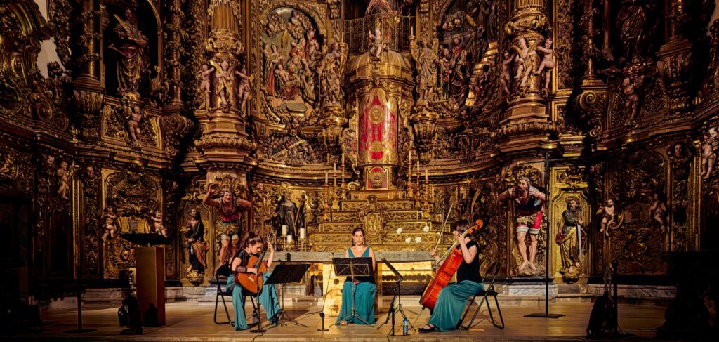 Les Baules playing at Cadaqués's church
